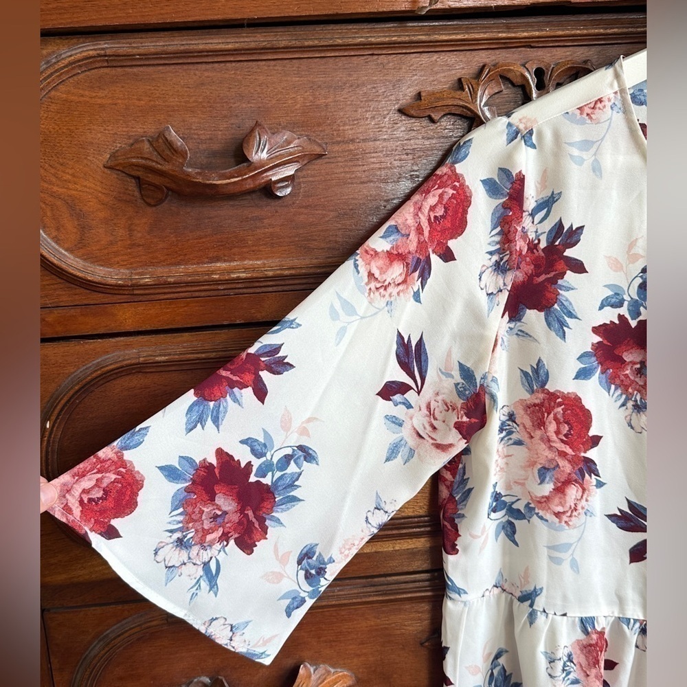 Faded glory floral blouse - Picture 4 of 6